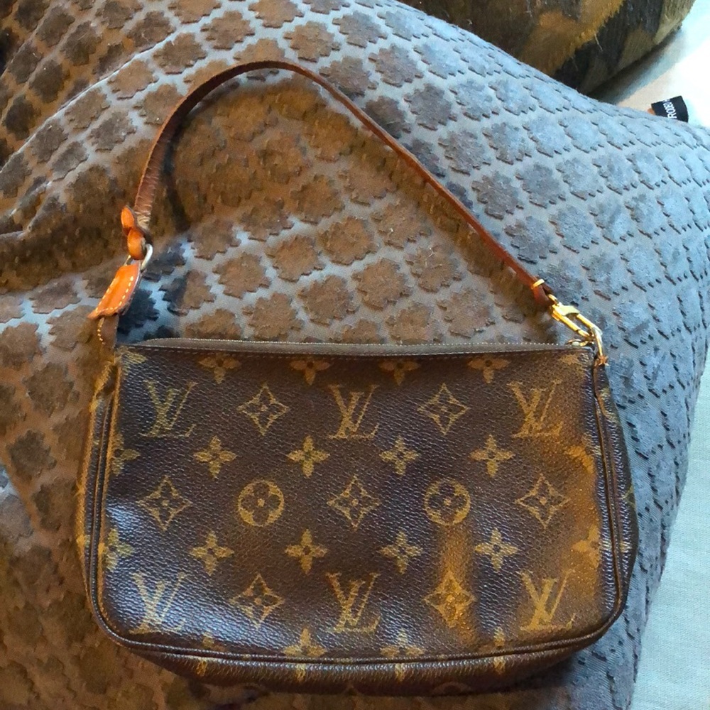 Louis Vuitton Pochette